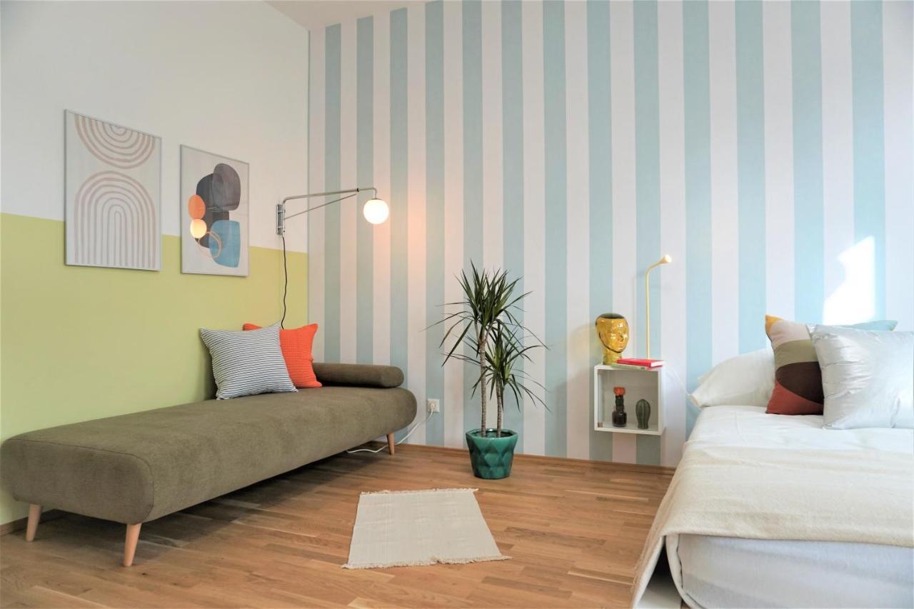 Modern 2Br Apartments - Full Kitchen - Schoenbrunn Area - 15 Mins To City Center Vienne Extérieur photo